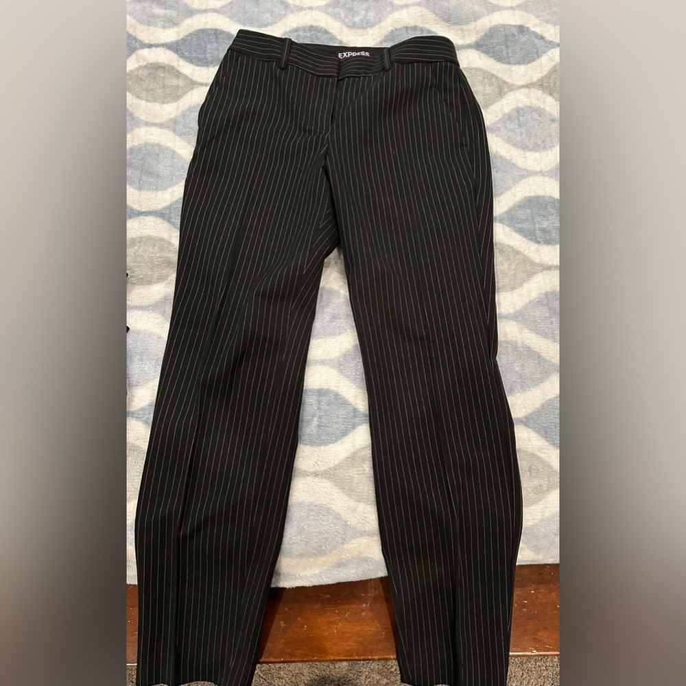 Express Columnist; Size 0; black with white vertical lines; great condition!!